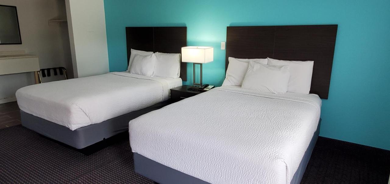 Travelodge By Wyndham Livonia Canton Novi Detroit Area Экстерьер фото