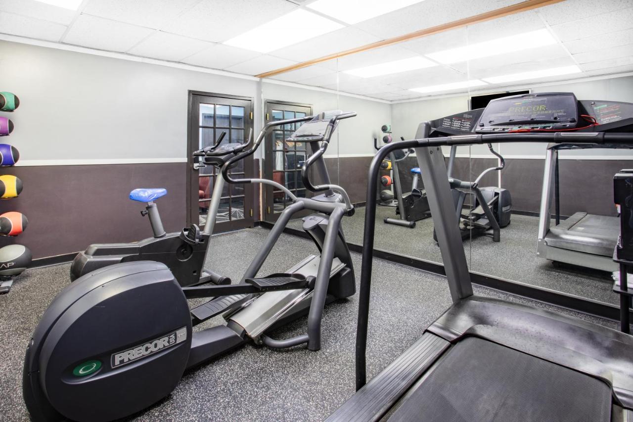 Travelodge By Wyndham Livonia Canton Novi Detroit Area Экстерьер фото